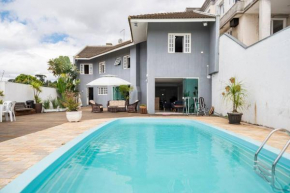Linda casa, ampla, com piscina, muito confortável.